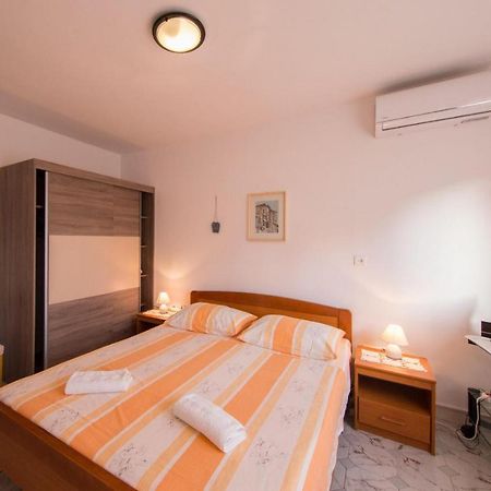 Apartmani Katija Komiza Ngoại thất bức ảnh