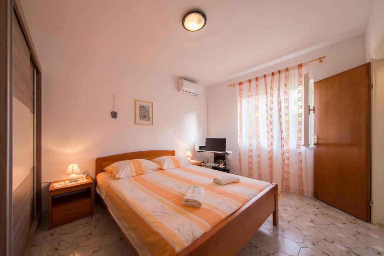 Apartmani Katija Komiza Ngoại thất bức ảnh