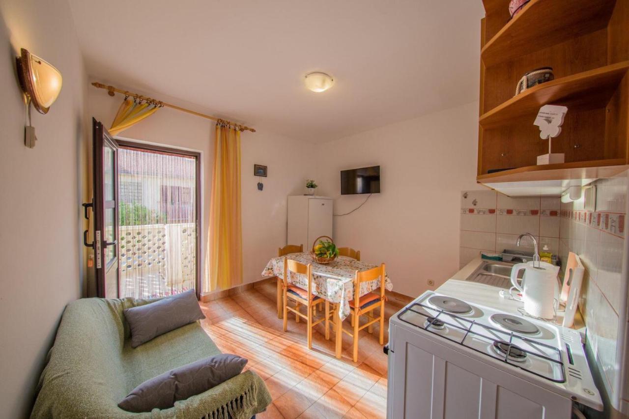 Apartmani Katija Komiza Ngoại thất bức ảnh
